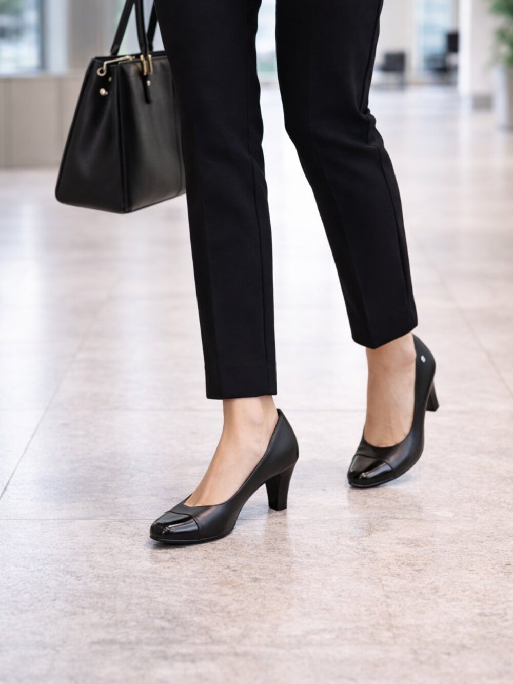 LifeStride  Black Velocity Pumps Memory Foam Comfort Classic Cap Toe Heel Size 8